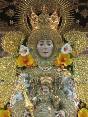 Virgen-Rocio-paso_1242186348_84227503_667x375